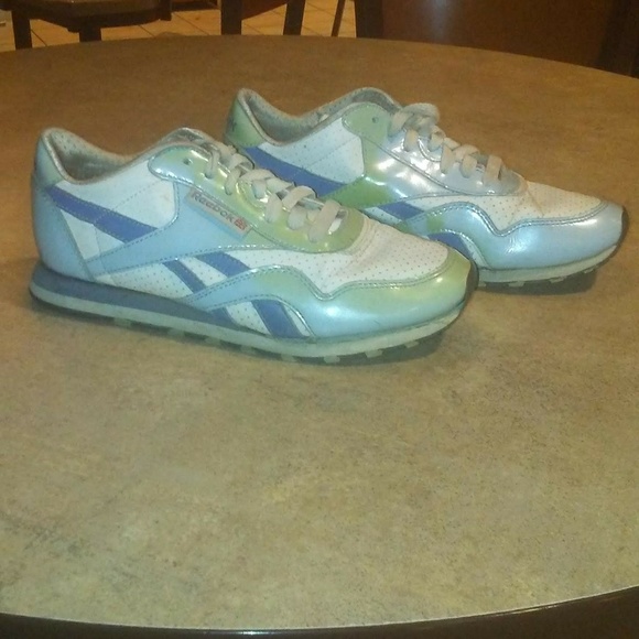 Women's Reebok Shoes - Picture 4 of 5